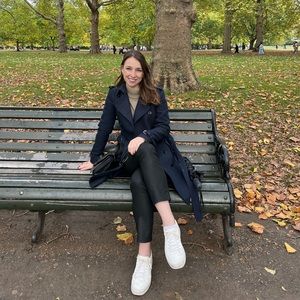 Meet your Posher, Christina